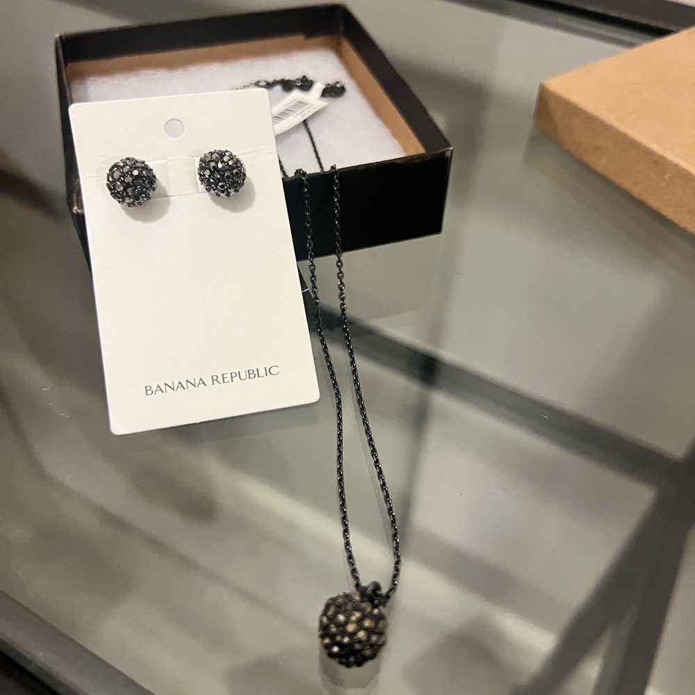 Banana Republic Factory Earring and Necklace Set